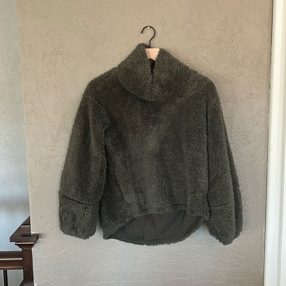 Lululemon Warm Restore Sherpa fleece Pullover